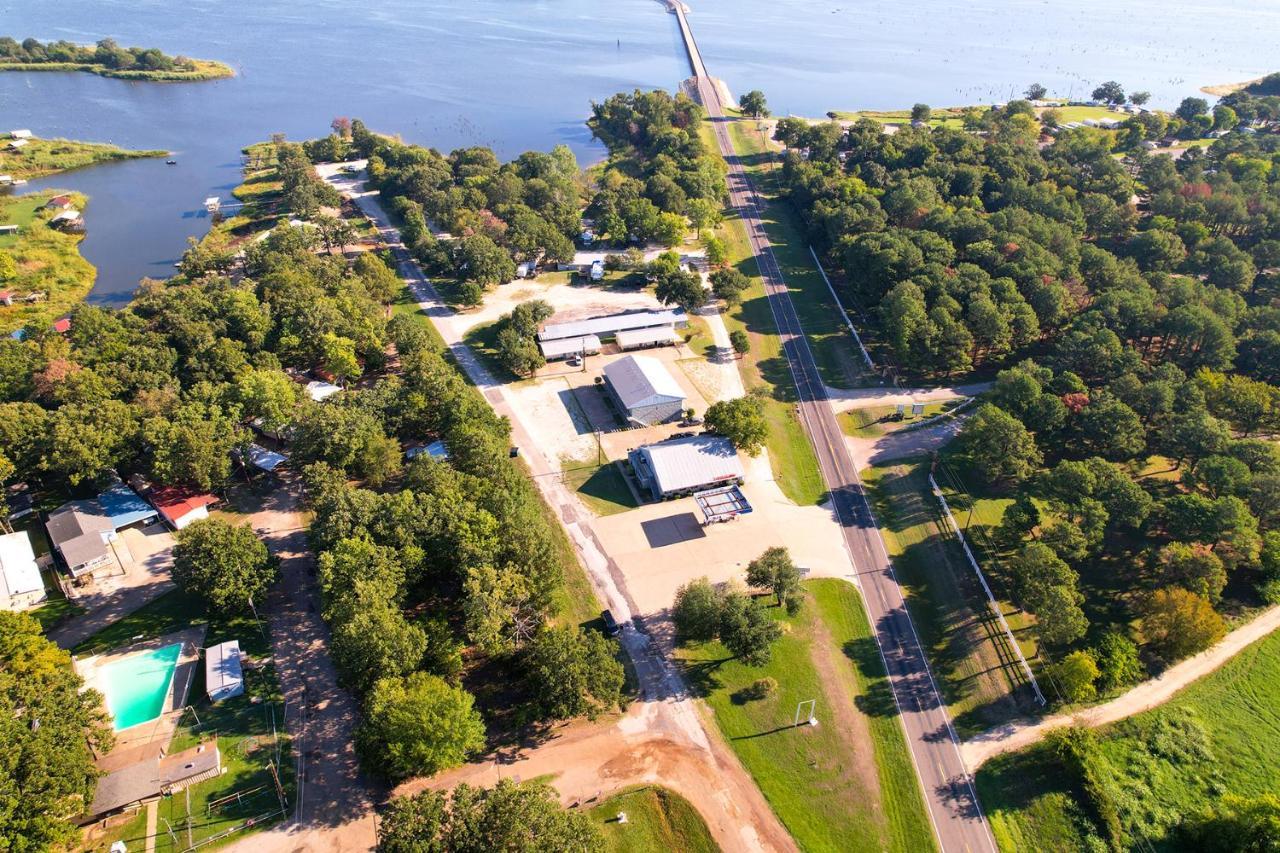 Axtons Bass City Lake Front Resort Emory Buitenkant foto